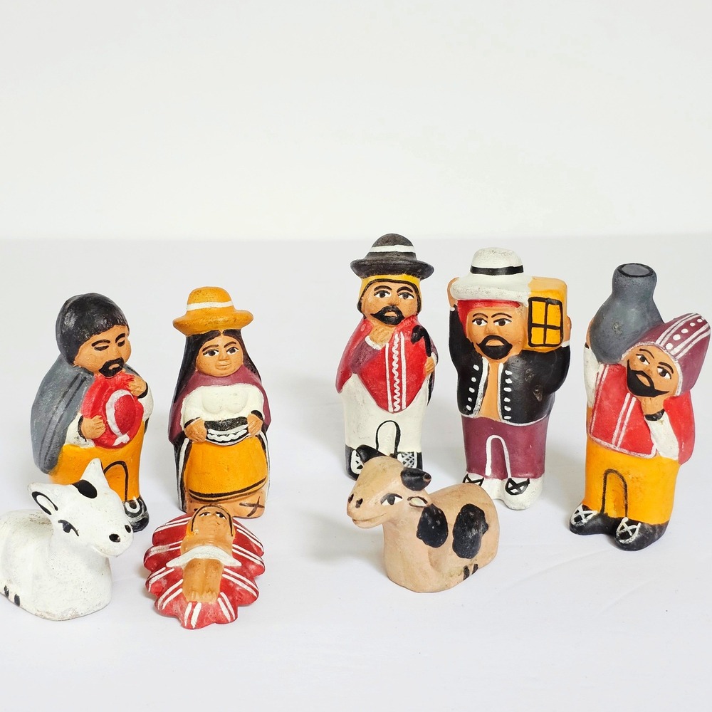 Vintage Peruvian Clay Nativity Set 8 Piece‎ Hand Painted Folk Art Manger Scene